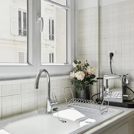 Bnbnova - 1br - Eiffel Tower & Trocadero Parijs